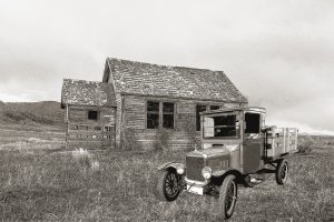 old-farm-house-2106513_1920